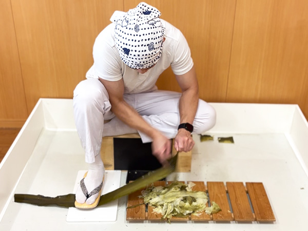 昆布加工工程 昆布削り（昆布すき）